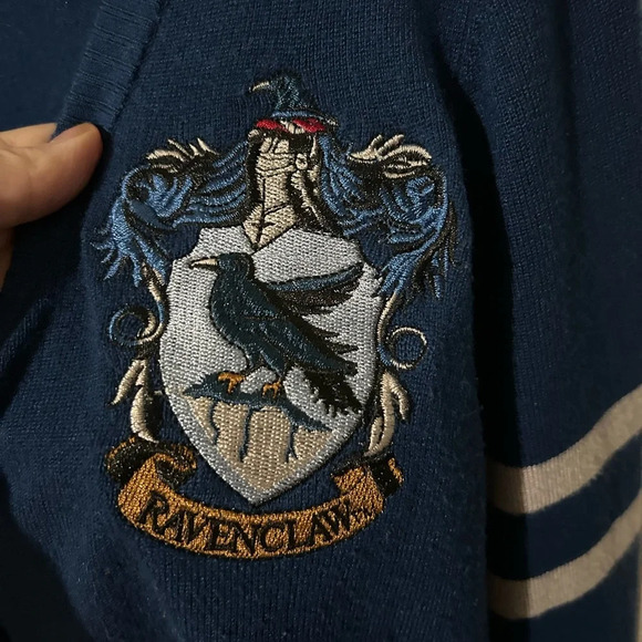 Harry Potter Ravenclaw Blue Cardigan Sweater. Size Medium. - Picture 4 of 6